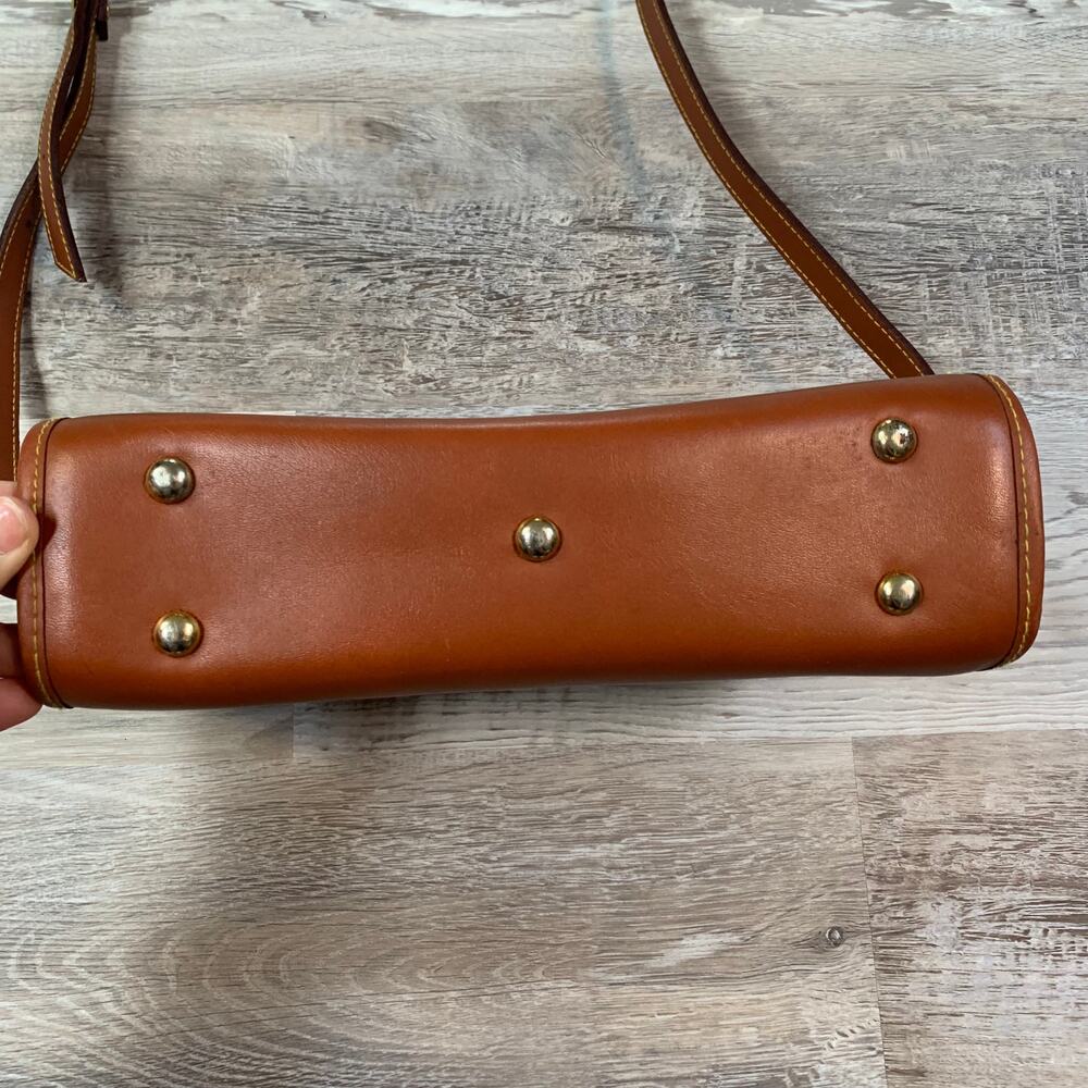 Vintage Dooney & Bourke All-Weather Leather Crossbody Bag - Picture 5 of 8